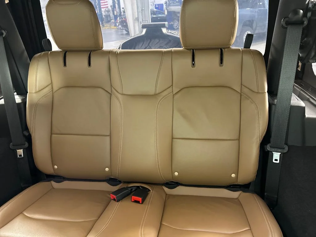 Used 2022 Gray Jeep Rubicon image 18