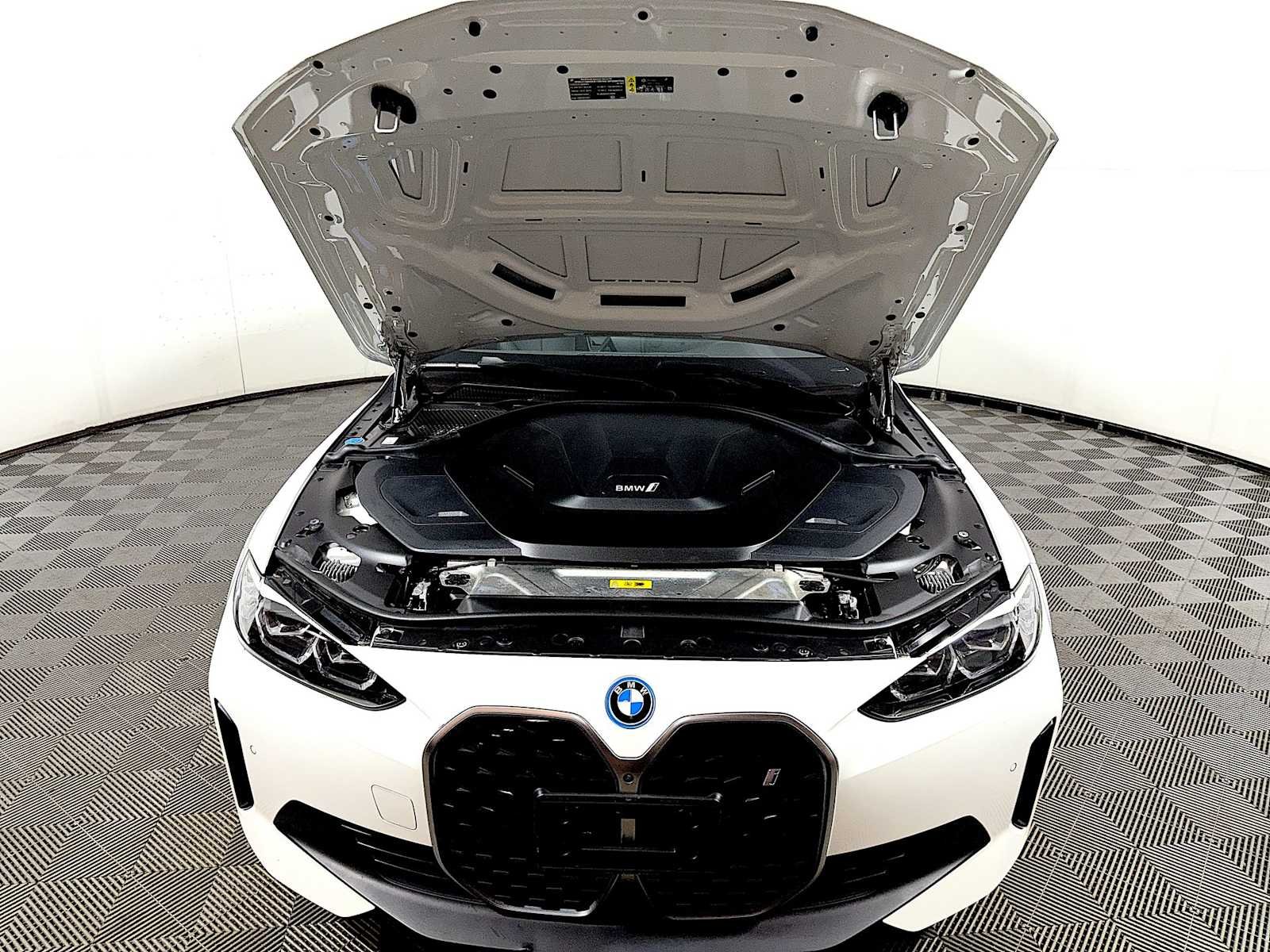 Used 2023 Alpine White BMW eDrive35 image 31