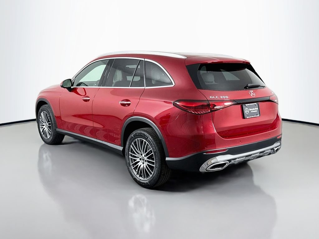 New 2026 MANUFAKTUR Patagonia Red Metallic Mercedes-Benz GLC 300 image 5