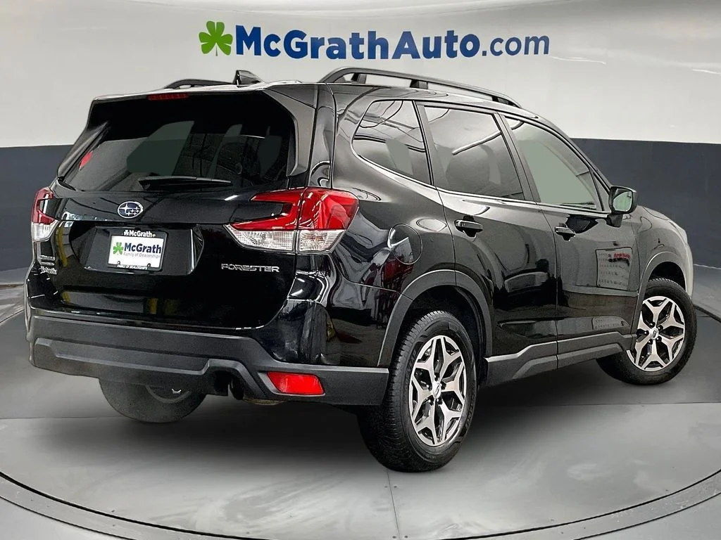 Used 2022 Black Subaru Premium image 16