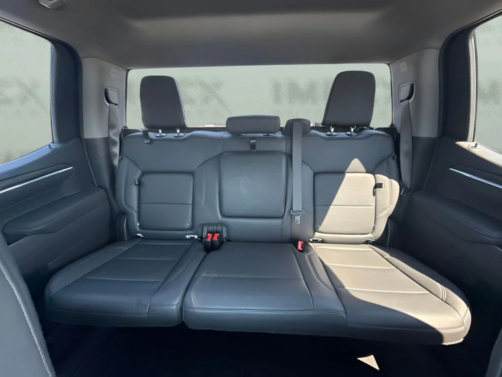 Used 2025 White GMC SLT image 8
