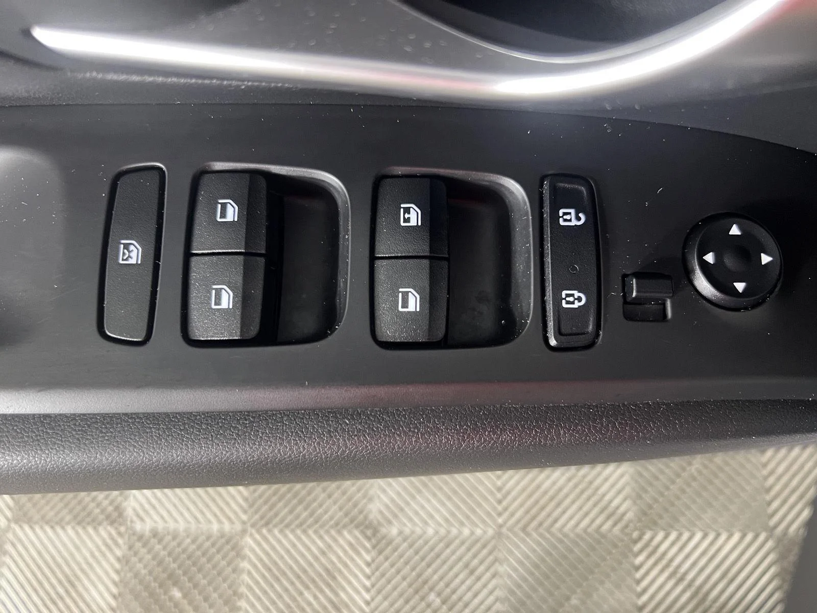 Used 2024  Hyundai SE image 13