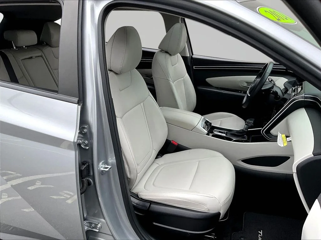 Used 2024 Shimmering Silver Hyundai SEL image 29