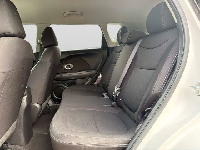 Used 2019 Clear White Kia Base image 13