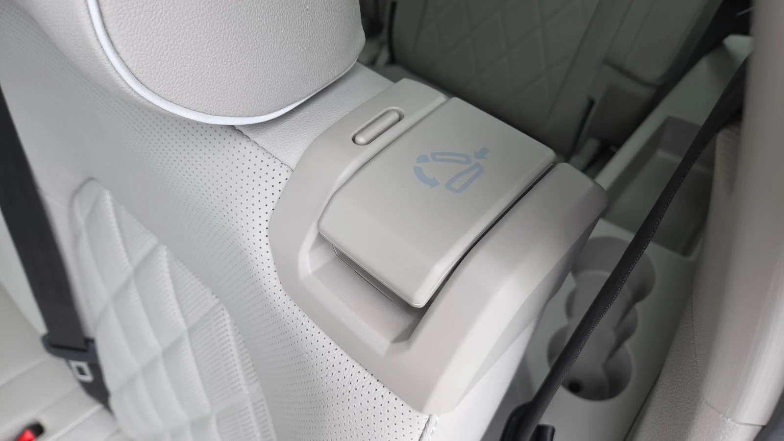 New 2026 Opal White Pearl Volkswagen 2.0T SEL Premium R-Line image 47