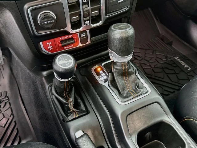Used 2021 White Jeep Mojave image 17