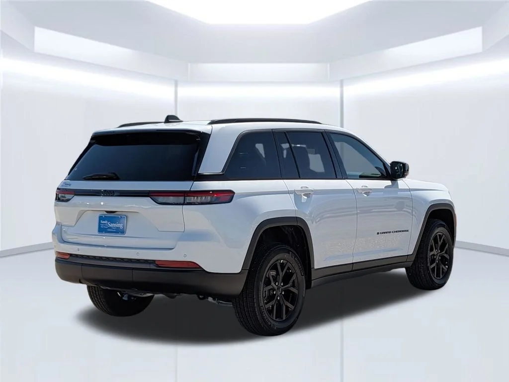 New 2026 White Jeep Altitude image 7