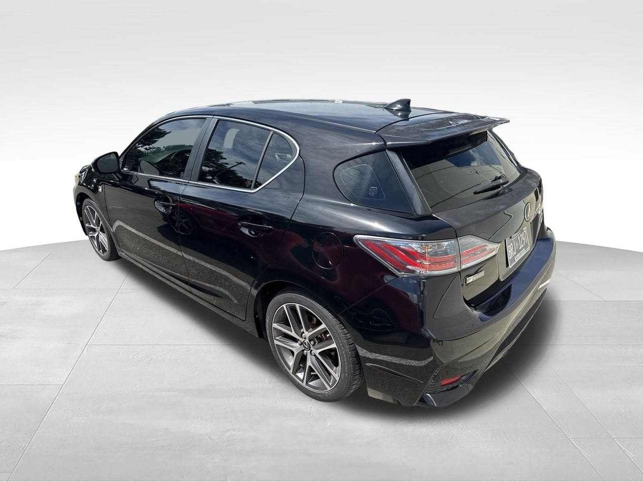 Used 2016 Black Lexus 200h image 4