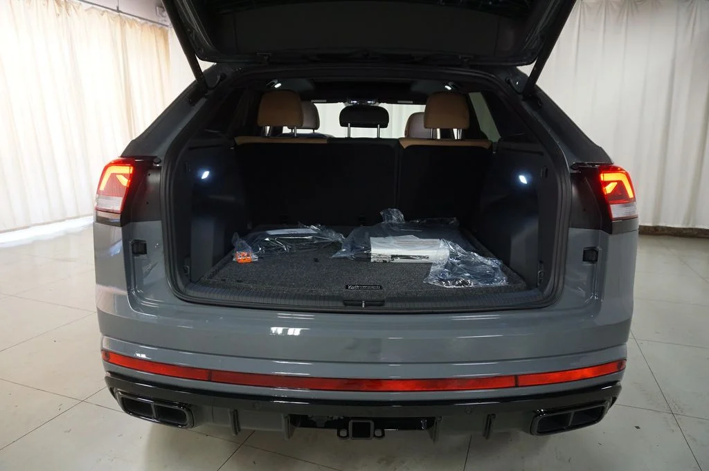 New 2026 Pure Gray Volkswagen 2.0T SEL R-Line Black image 33