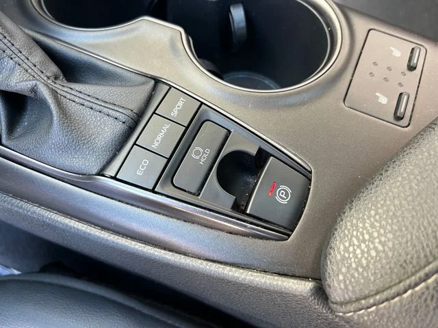 Used 2021 Wind Chill Pearl Toyota XSE V6 image 25
