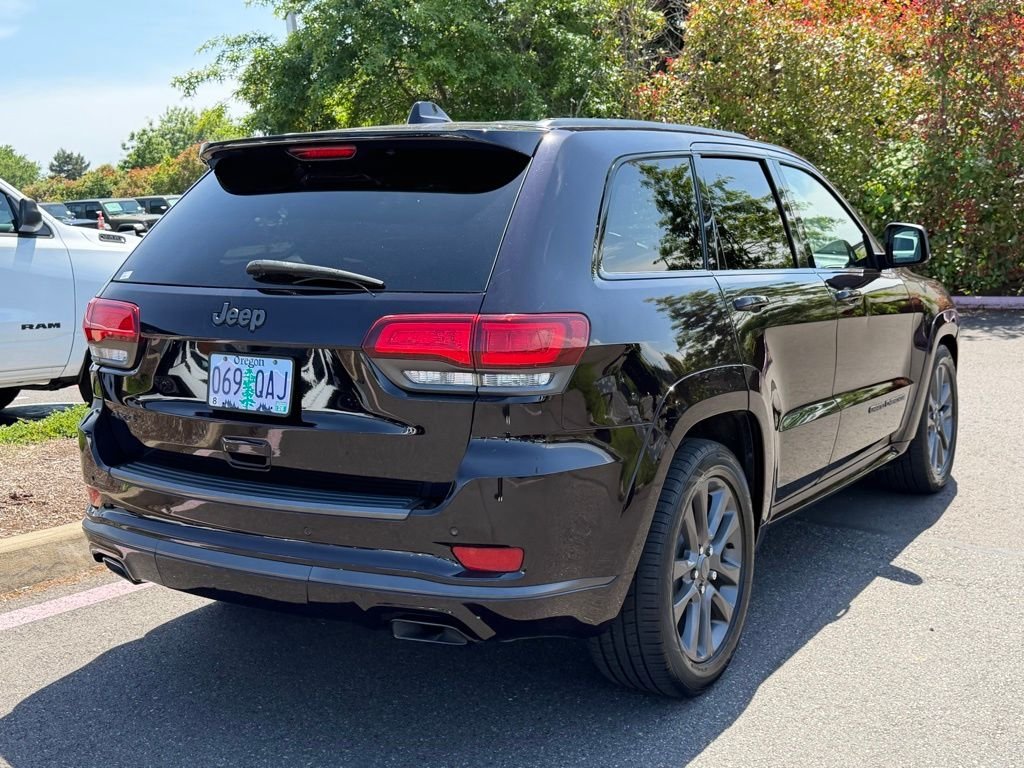 Used 2018 Sangria Metallic Clearcoat Jeep Overland image 7