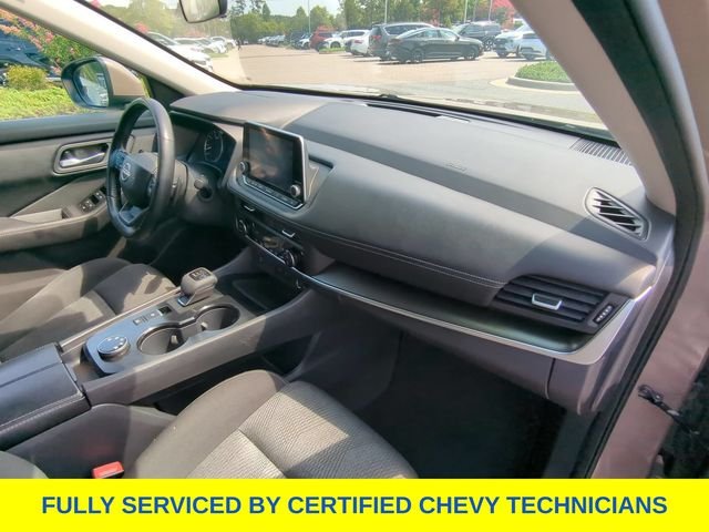 Used 2025 Beige/tan Nissan SV image 46