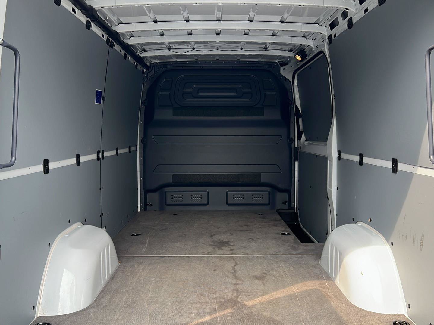 New 2025 Arctic+White Mercedes-Benz Cargo Van 144" Standard Roof 4cyl HO image 39