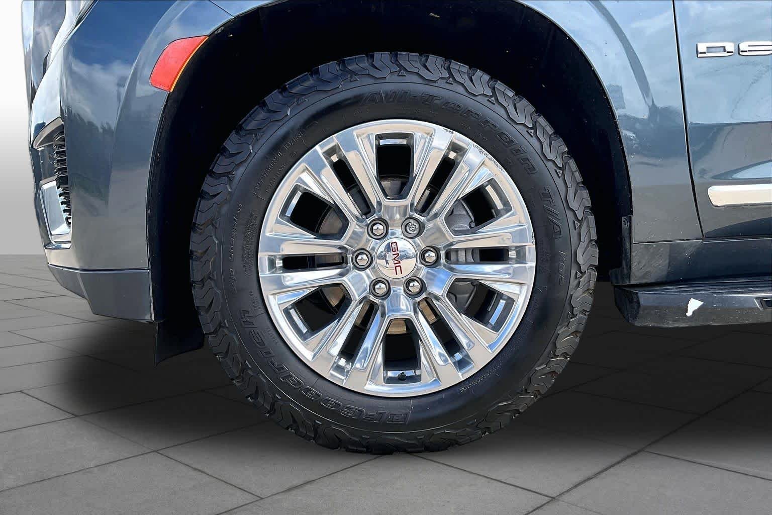 Used 2021 Dark Sky Metallic GMC Denali image 11