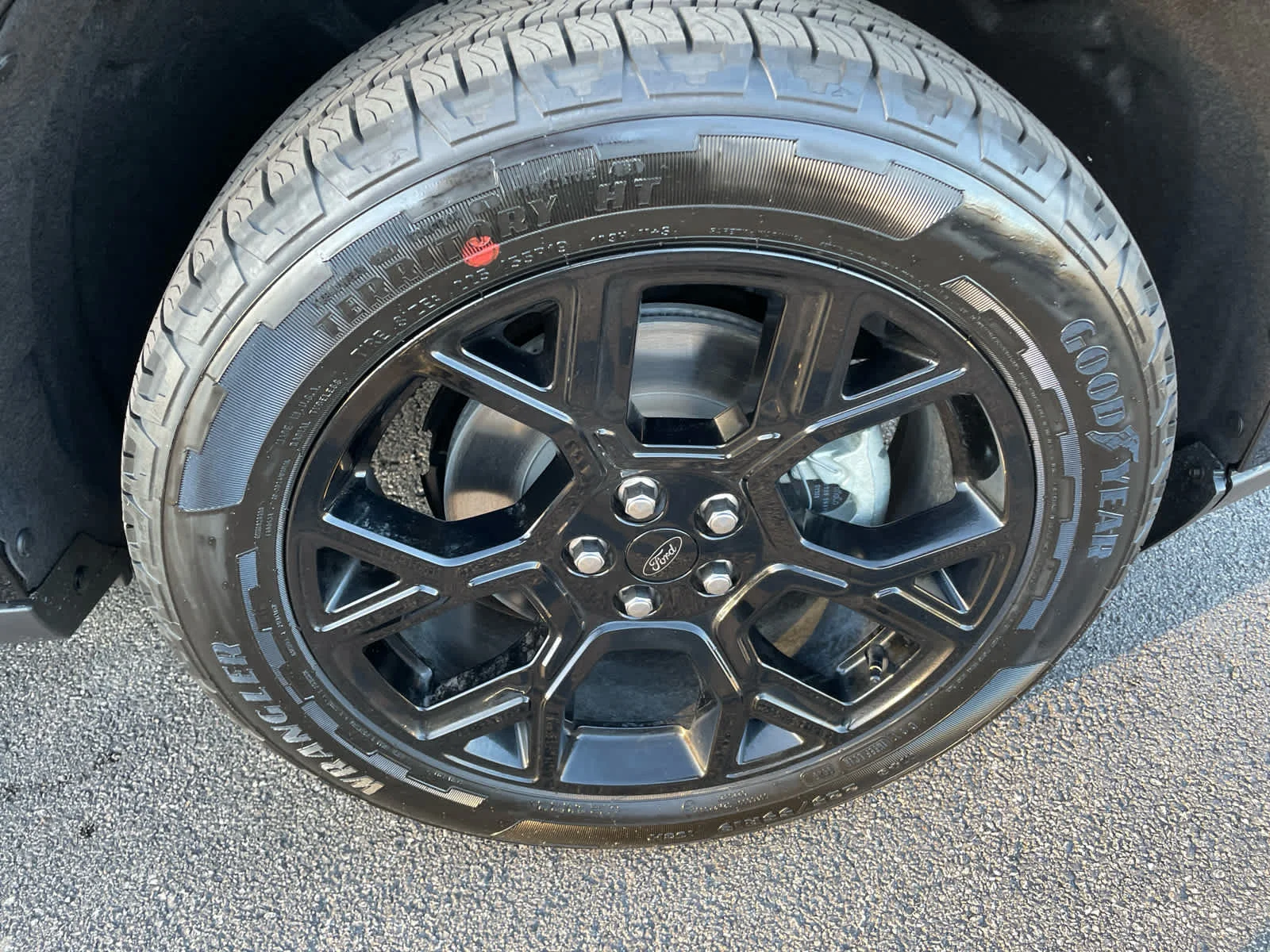 New 2025 Shadow Black Ford XLT image 9