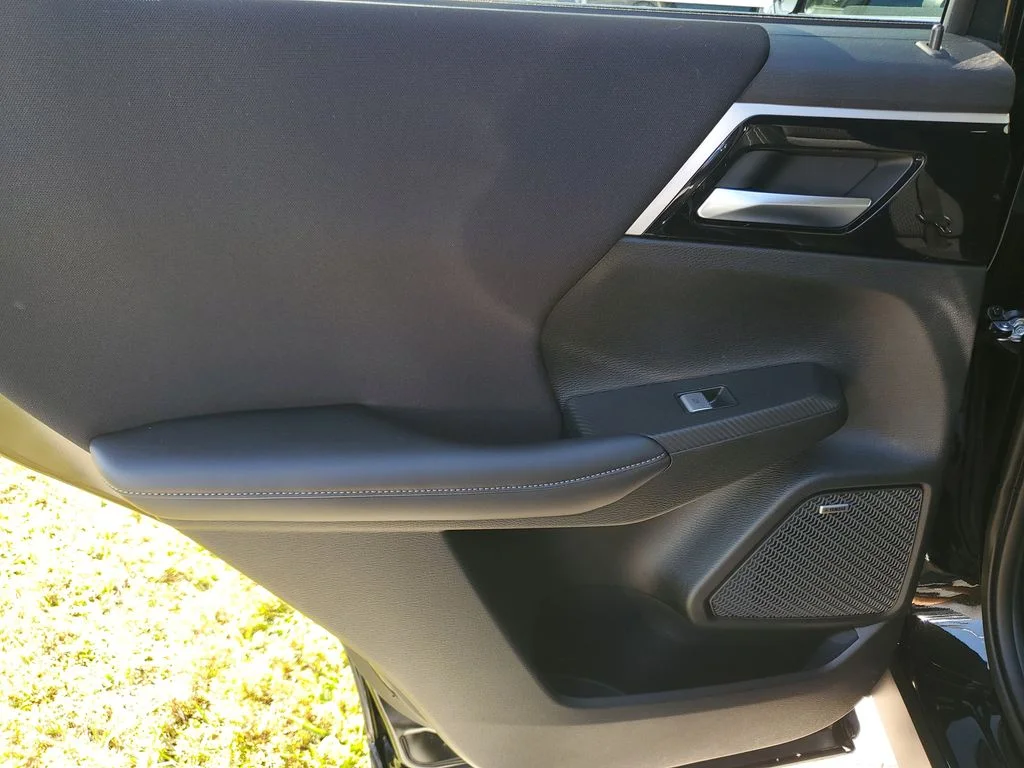 2026 Mitsubishi Outlander ES - Photo 10