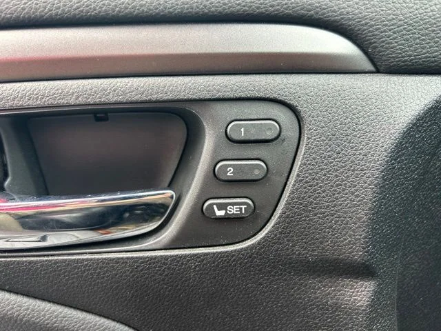 Used 2022 White Honda EX-L image 17