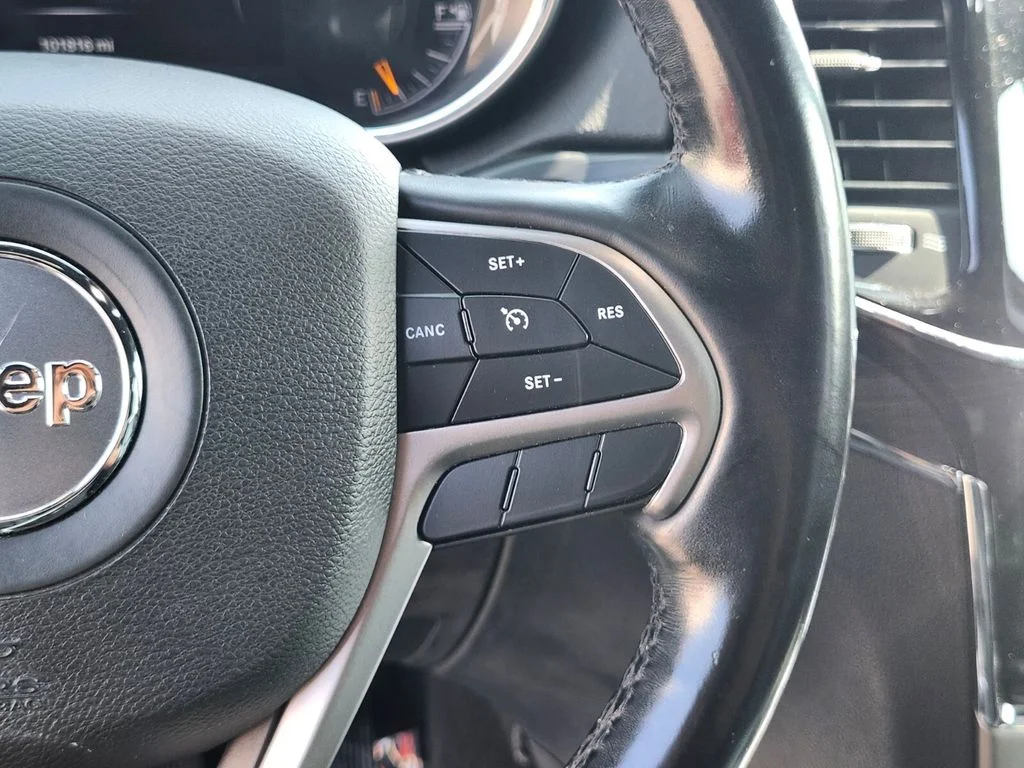 Used 2020 Silver Jeep Limited image 30
