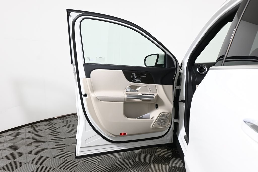 New 2026 Polar White Mercedes-Benz GLA 250 image 26