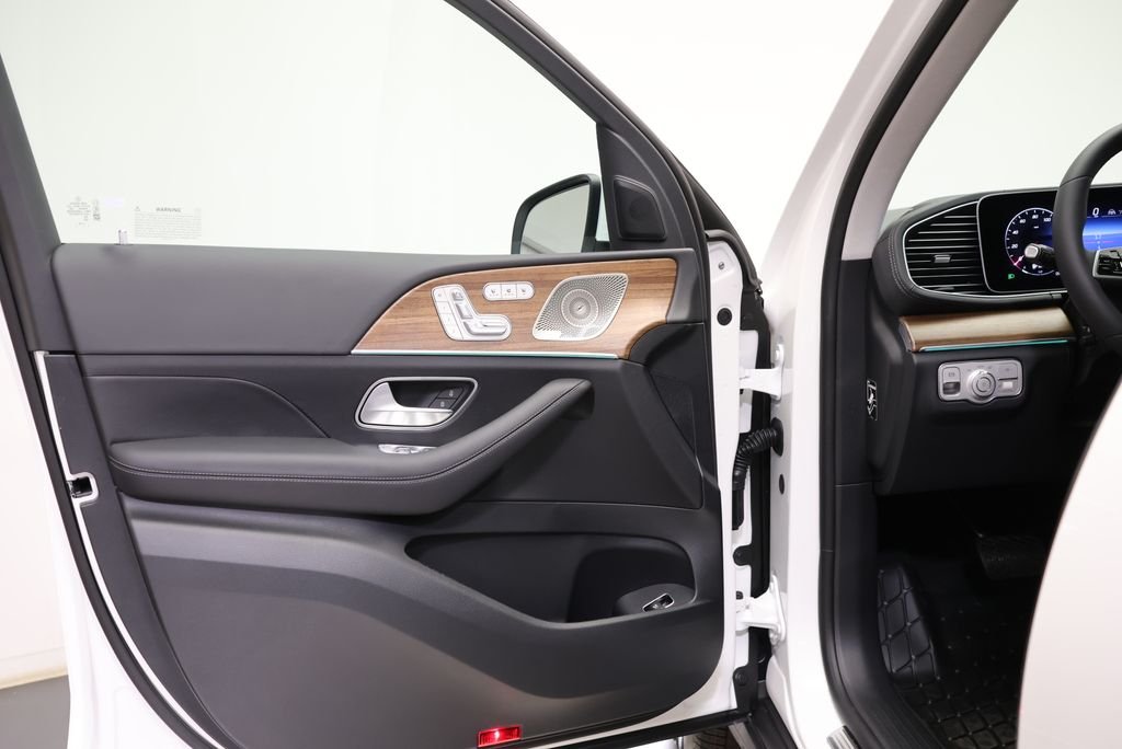 New 2026 Polar White Mercedes-Benz GLS 450 image 31