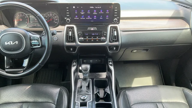 Used 2022 Gray Kia EX image 17