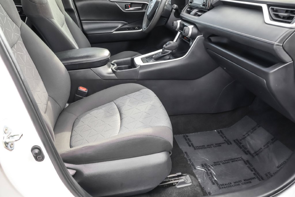 Used 2020 White Toyota XLE image 37