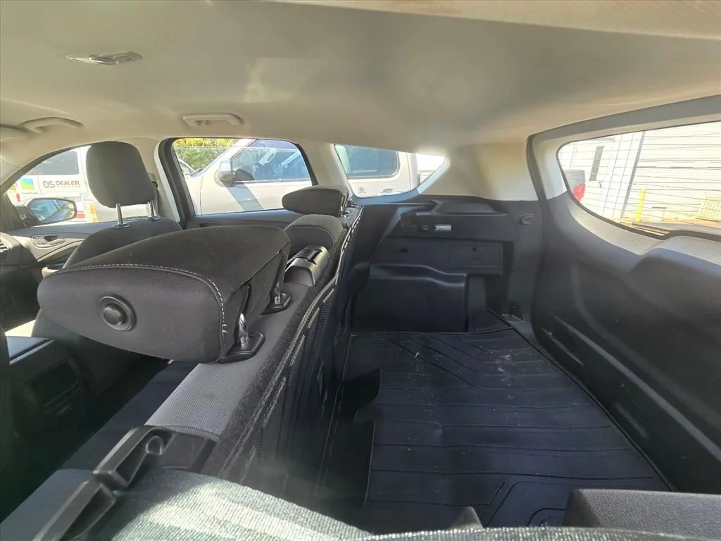 Used 2019 Gray Ford S image 6