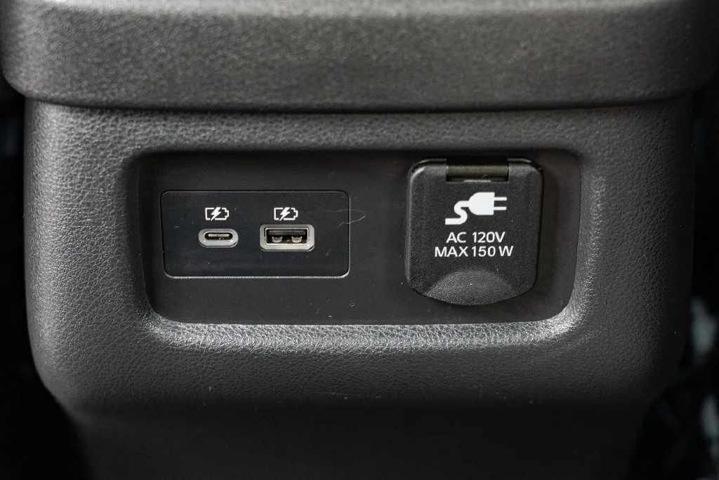 Used 2025 Black Nissan Platinum image 10