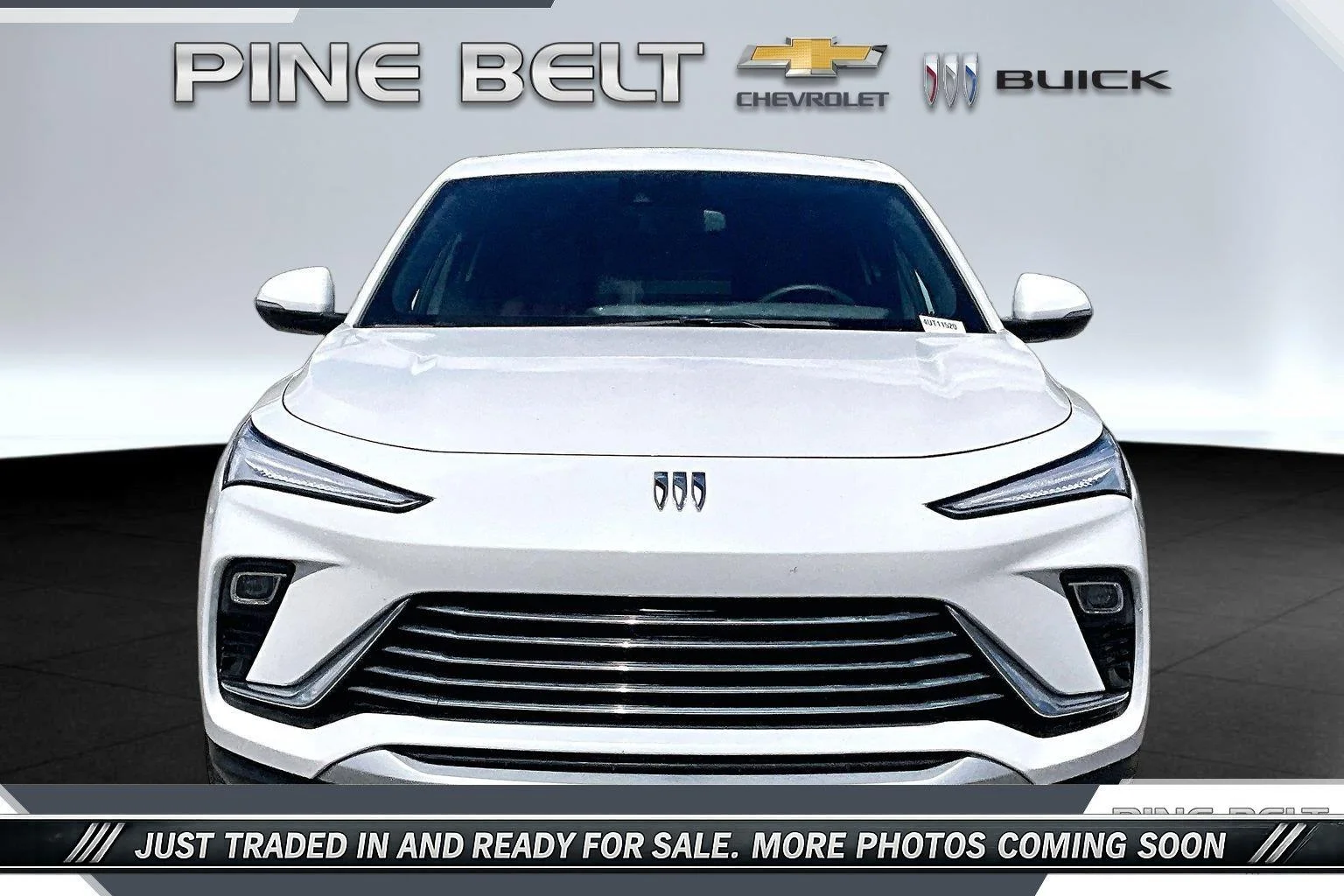 Used 2024 White Frost Tricoat Buick Preferred image 3