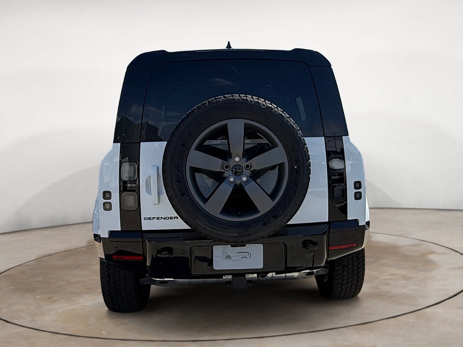 New 2026 Fuji White Land Rover X-Dynamic SE image 4