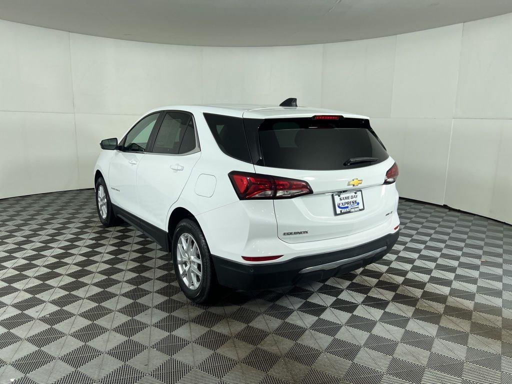 Used 2024 Summit White Chevrolet LT image 7