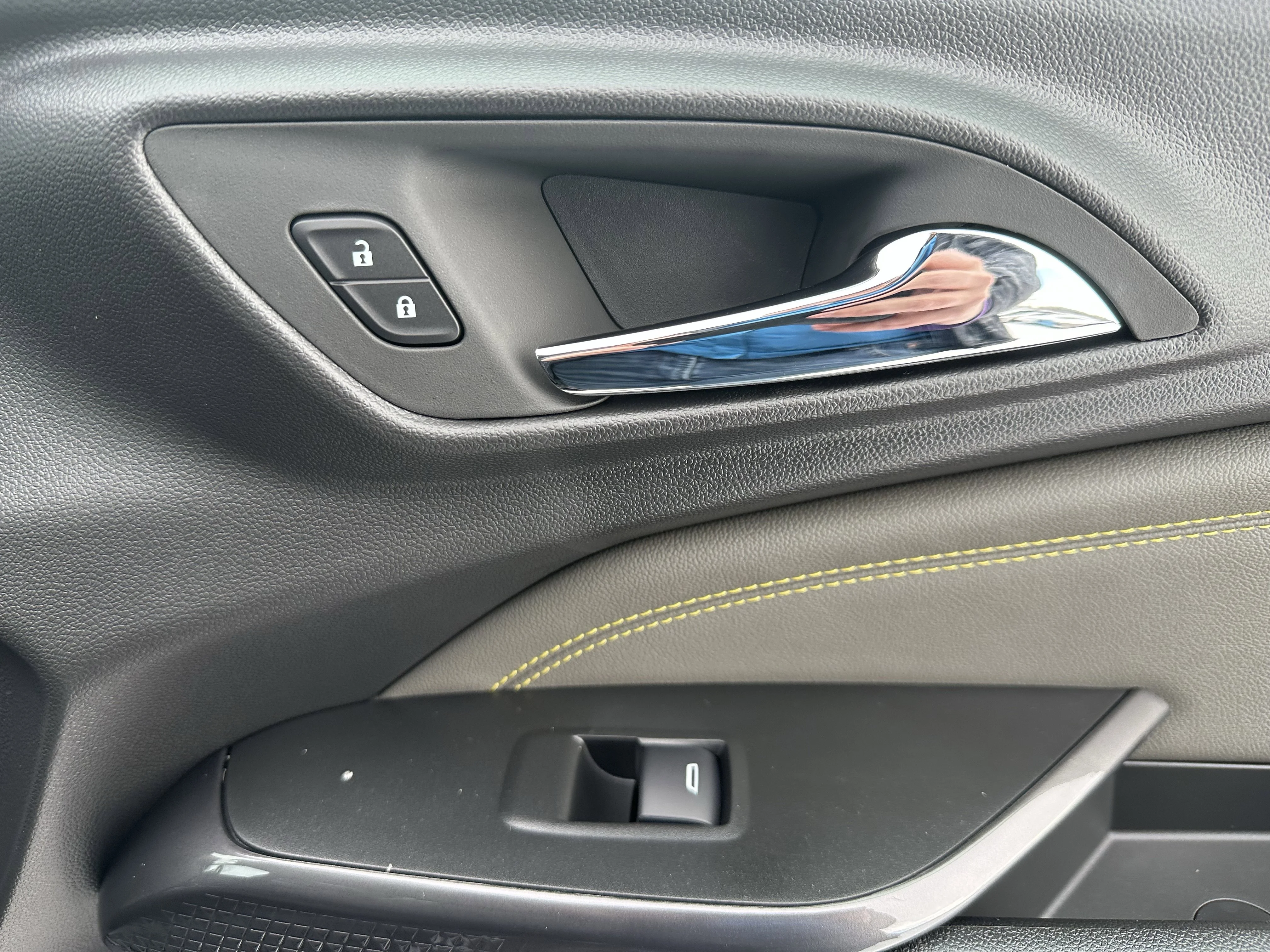New 2026 Mosaic Black Metallic Chevrolet ACTIV image 19