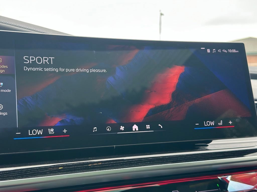 New 2026 Black Sapphire Metallic BMW 740i xDrive image 41