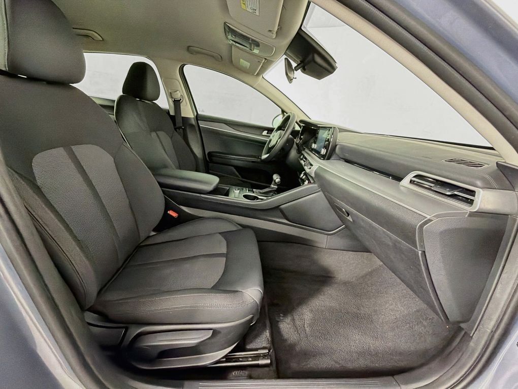 Used 2023 Silver Kia LXS image 30