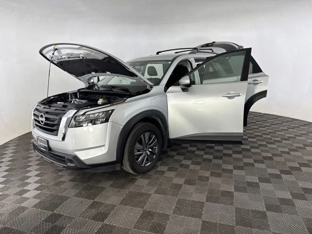 Used 2025 Silver Nissan SV image 10