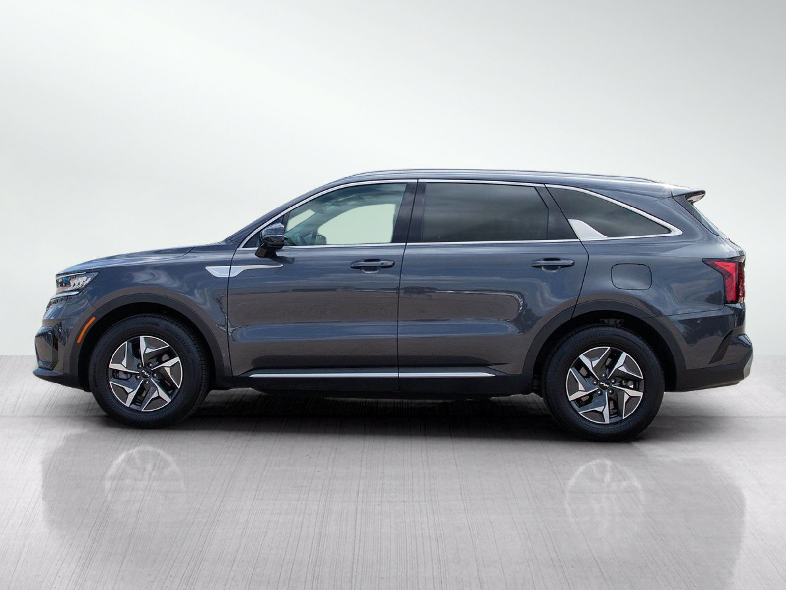 Used 2023 Platinum Graphite Kia EX image 2
