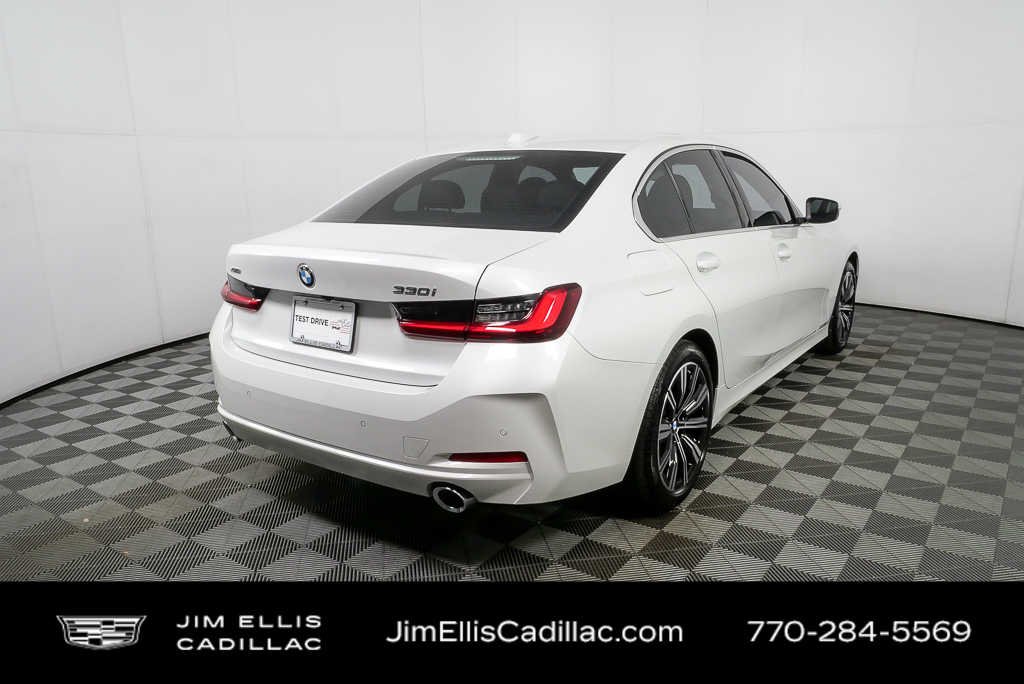 2025 BMW 3 Series 330i - Photo 3