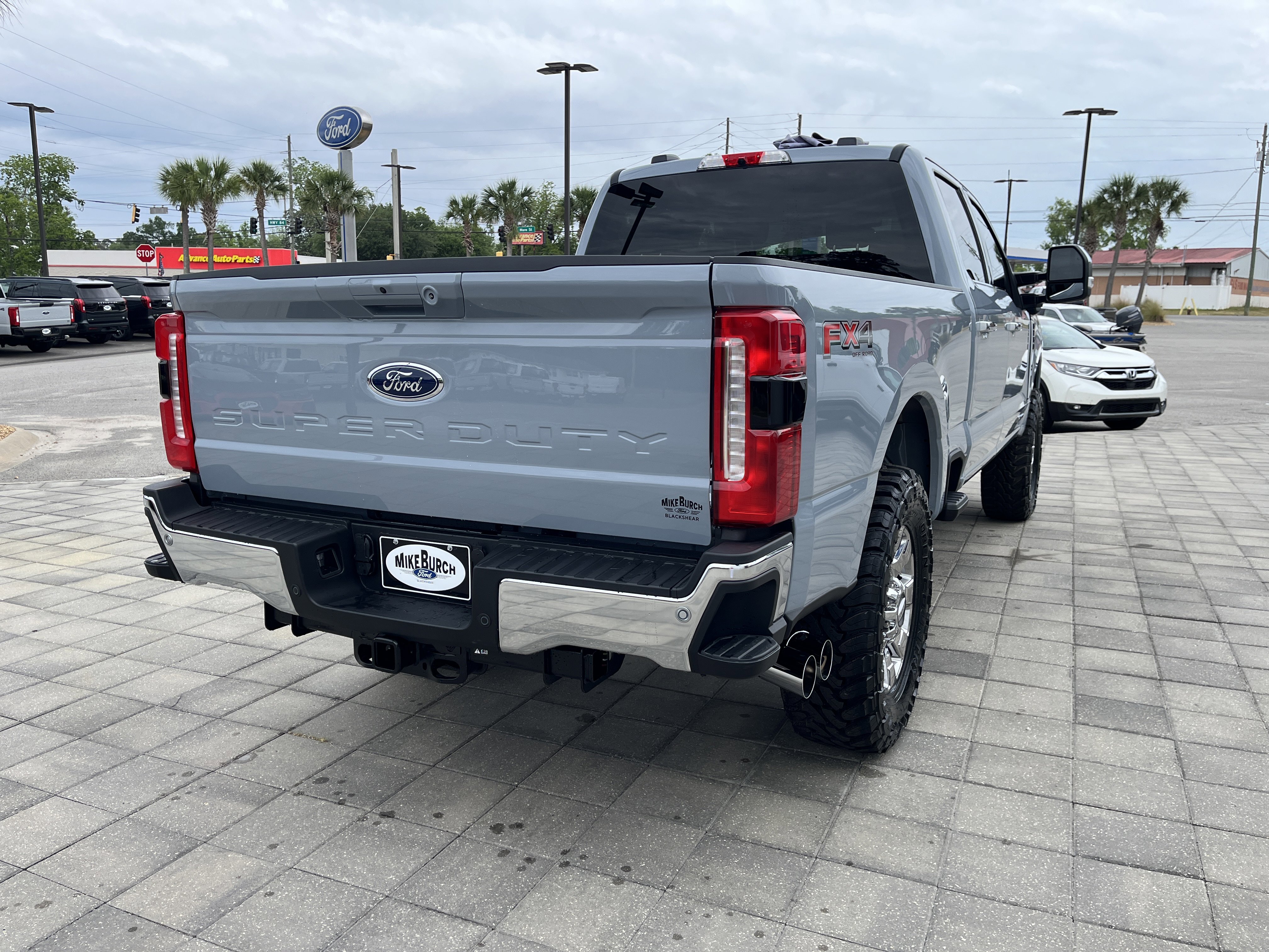 New 2026 Glacier Gray Metallic Tri-Coat Ford F-250® Lariat® image 5