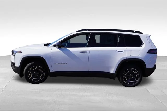 New 2026 White/off-white Jeep Laredo image 6