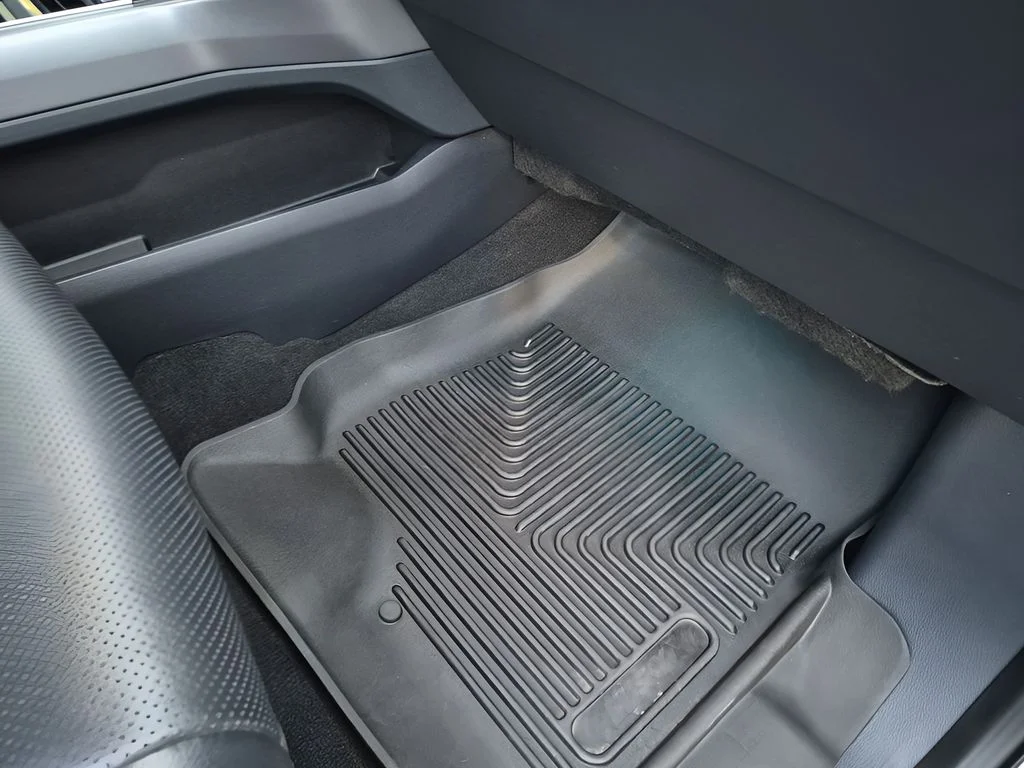Used 2023 White Ford Lariat image 48