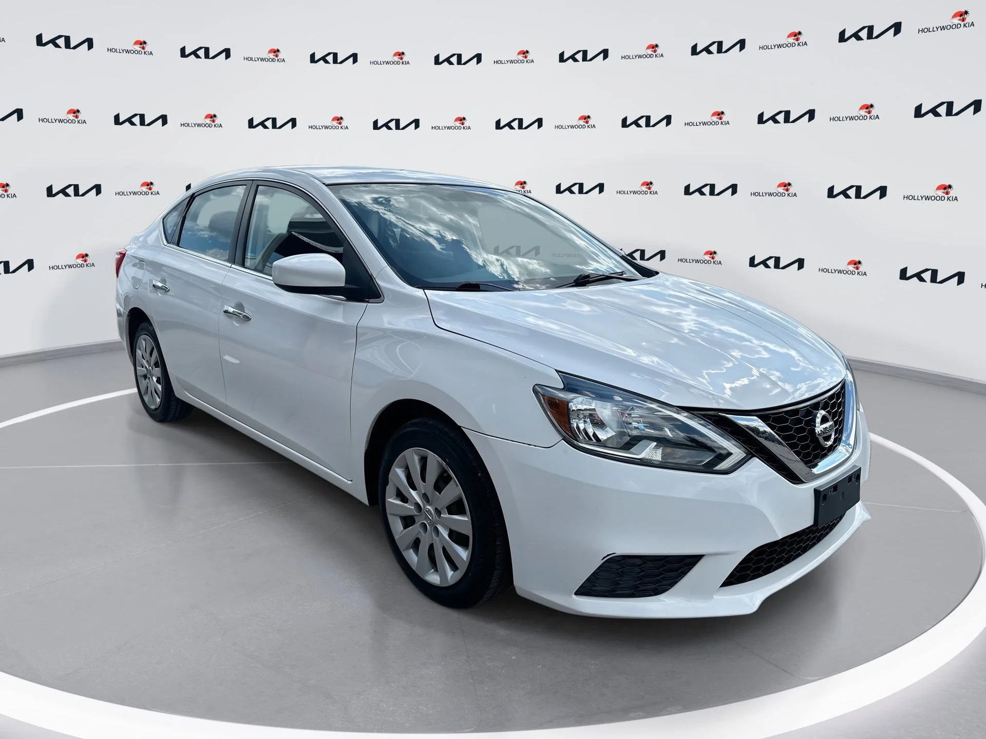 2016 Nissan Sentra SV CVT's photo