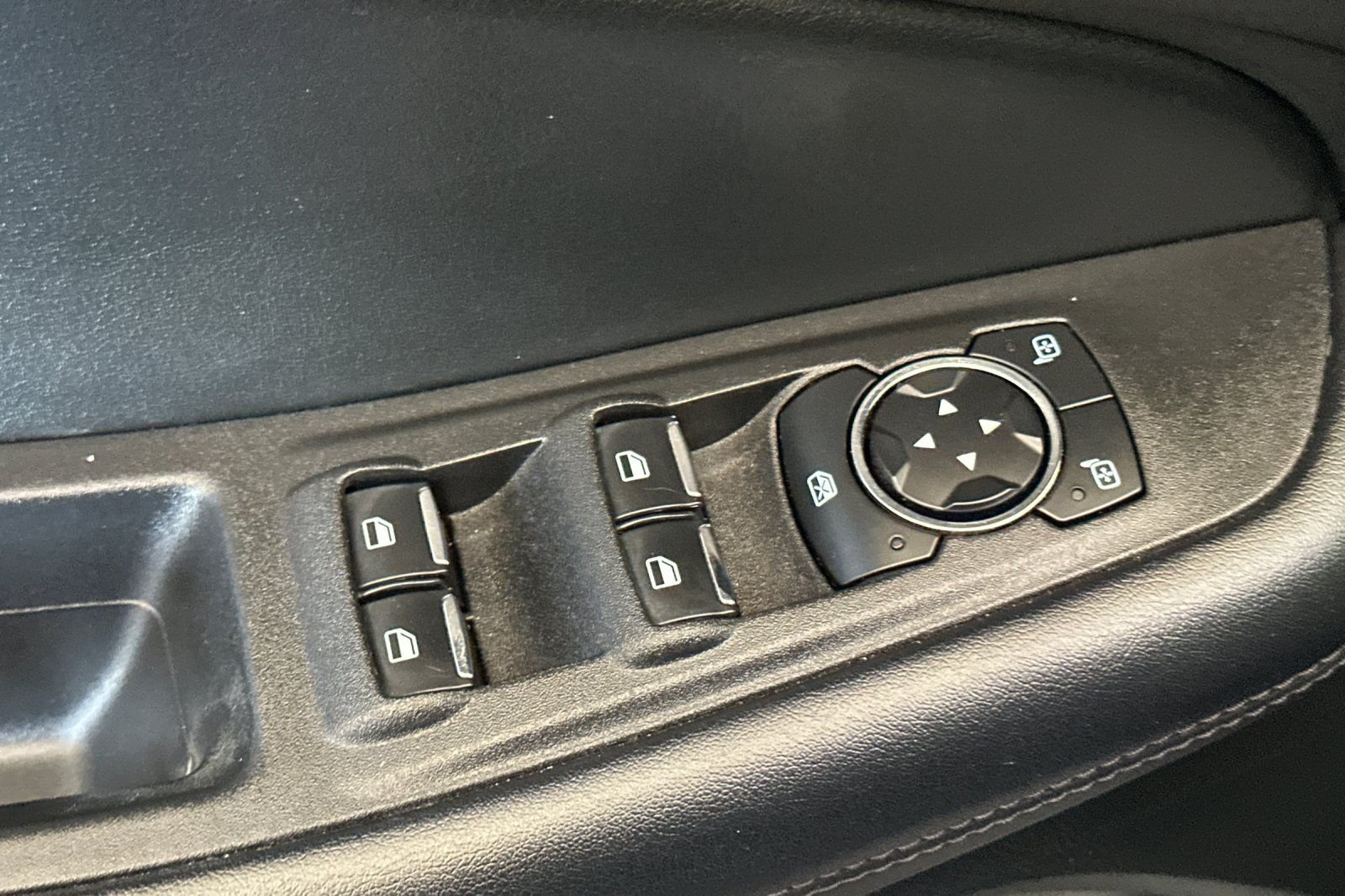 Used 2024 Gray Ford SEL image 11