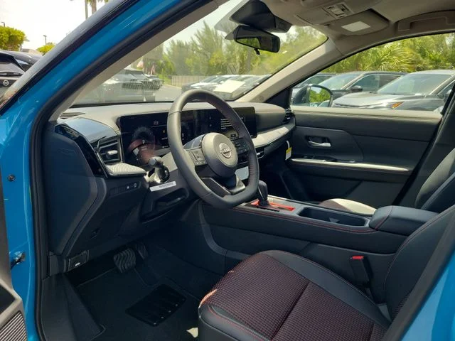 New 2026 Arctic Ice Blue Metallic / Super Black Two-tone Nissan SR image 11