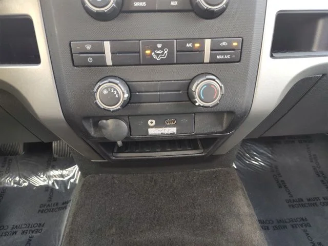 Used 2014 Black Ford XLT image 20