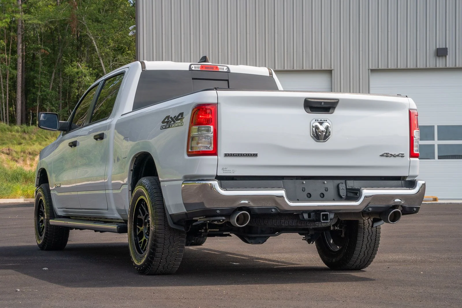 Used 2023 White Ram Big Horn/Lone Star image 5