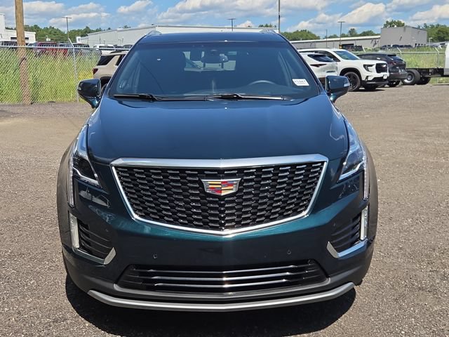 Used 2025 Emerald Lake Metallic Cadillac Premium Luxury image 33