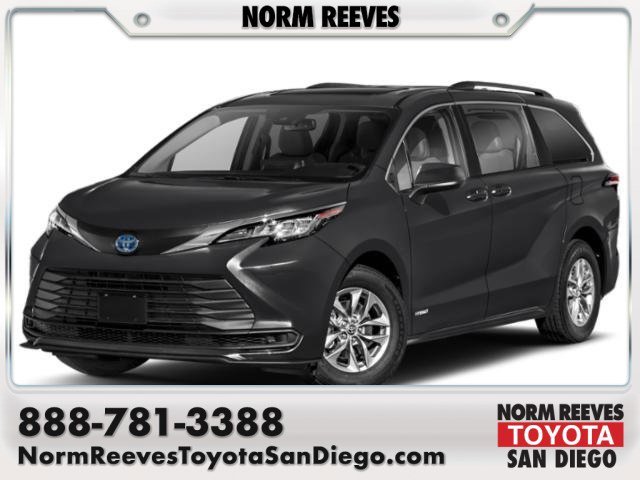 2024 Toyota Sienna LE 8-Passenger Hybrid FWD's photo