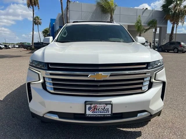 Used 2022 IRIDESCENT PEARL TRICOAT Chevrolet High Country image 2