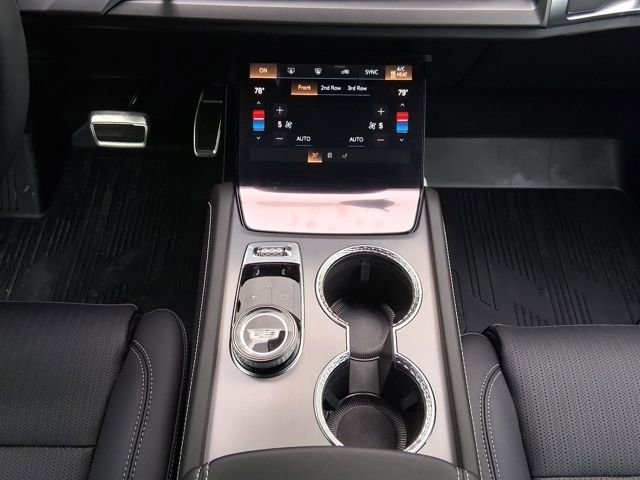 2026 Cadillac VISTIQ Sport - Photo 16