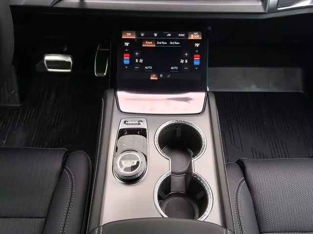 2026 Cadillac VISTIQ Sport - Photo 16